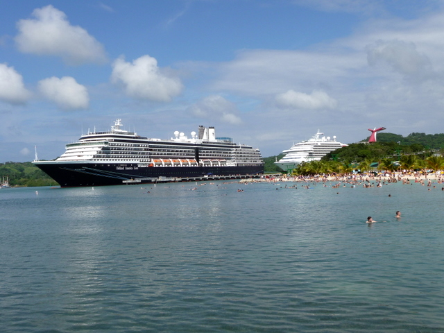 Going on a cruise? 4 things to pack to have a better cruise