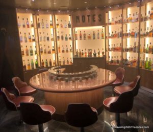Notes whiskey bar, ms Koningsdam, Holland America Line