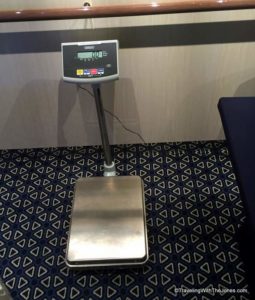 luggage scale, ms Koningsdam, Holland America