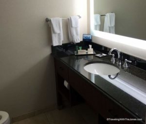 bathroom, Room 2146, Hilton Minneapolis