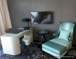 desk and sitting area, Hilton Amsterdam Airport Schiphol Hotel