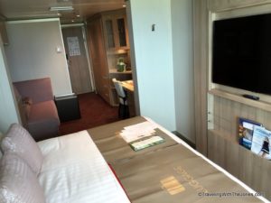 Bed and TV - Vista Suite 5135, Koningsdam cruise ship, Holland America