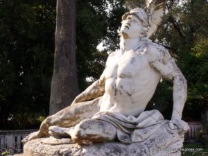 Statue of Achilleús Thn?sk?n (Achilles Dying) in the gardens of the Achilleion Palace, Corfu, Greece