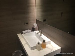 bathroom sink - United Polaris Lounge in Chicago O'Hare Airport