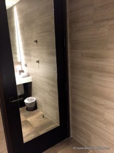 bathroom mirror - United Polaris Lounge, Chicago O'Hare Airport