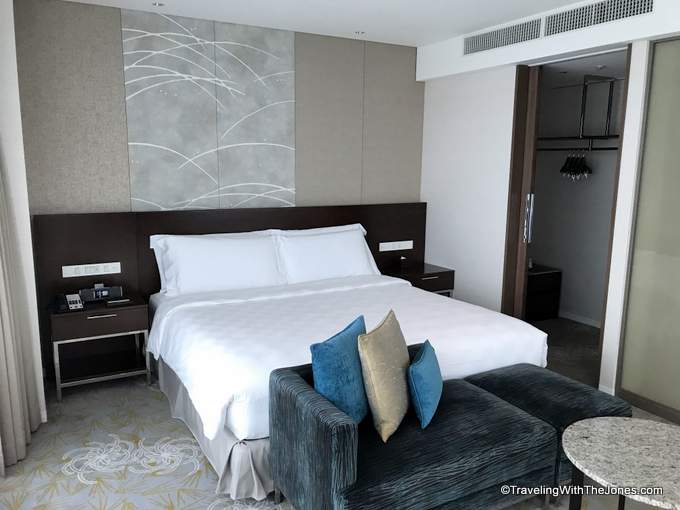 bed and closet, room #4723, Marriott Osaka Miyako hotel