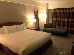 king bed - Hilton Boston Logan Airport Hotel