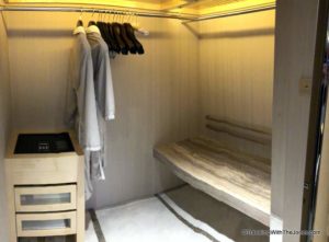 walk-in closet, suite 1512, JW Marriott Hotel Chengdu, China
