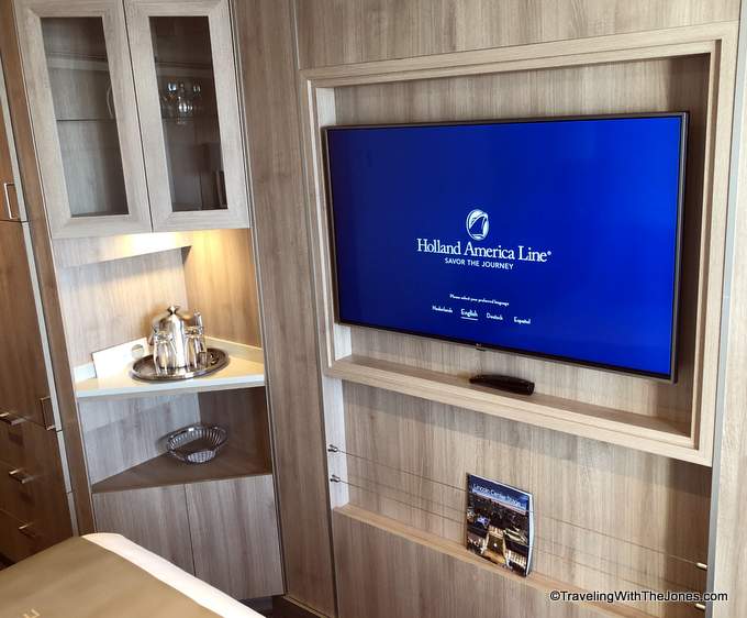 television, verandah #5072, Holland America, Nieuw Statendam