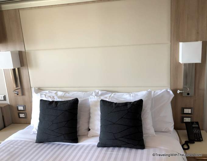 queen bed, #5072, Holland America, Nieuw Statendam
