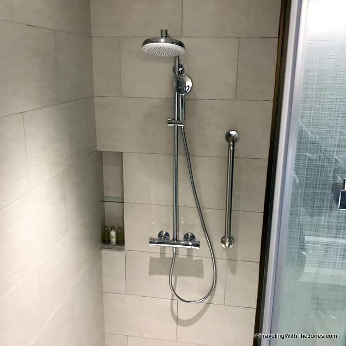 rain shower, Hilton Taipei Sinbad hotel, Taiwan