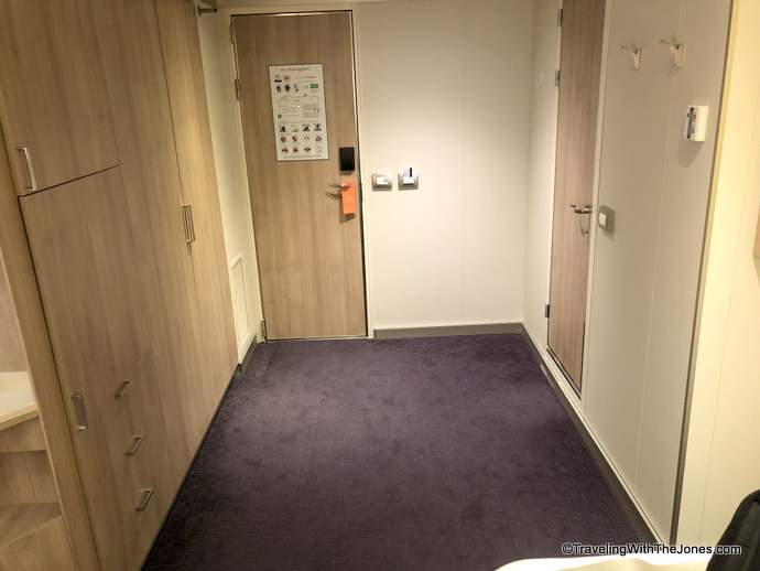 extra space, Interior stateroom #1111, Koningsdam, Holland America
