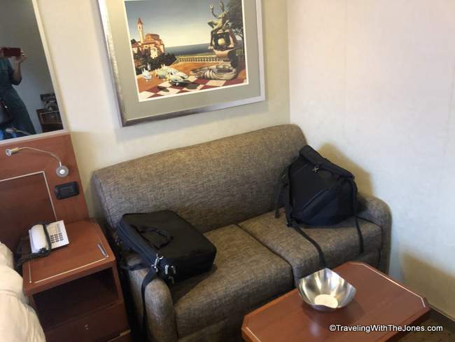 sofa - cabin 4061 Obstructed Oceanview, Eurodam, Holland America