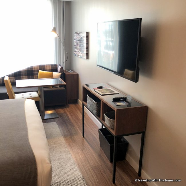 sitting area, room632, Sound Hotel, Seattle